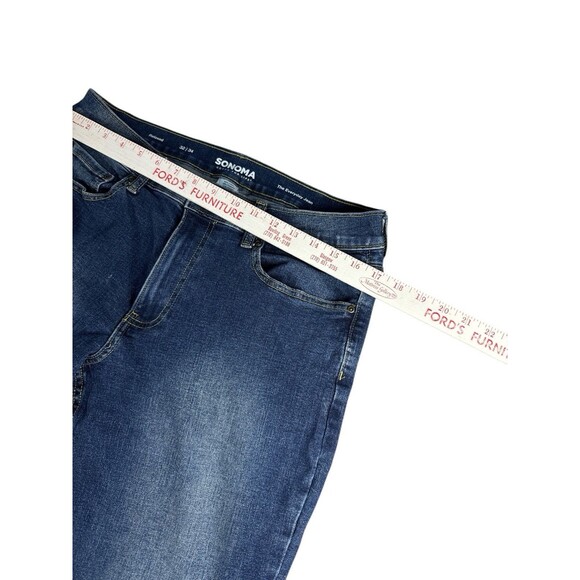 Sonoma The Everyday Jean Relaxed Straight Leg 32/34 Medium Wash Mid Rise Jeans - Picture 7 of 9